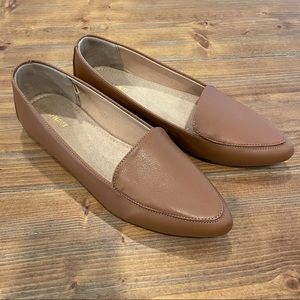 Old Navy Brown Flat Slip On Womens Size 8